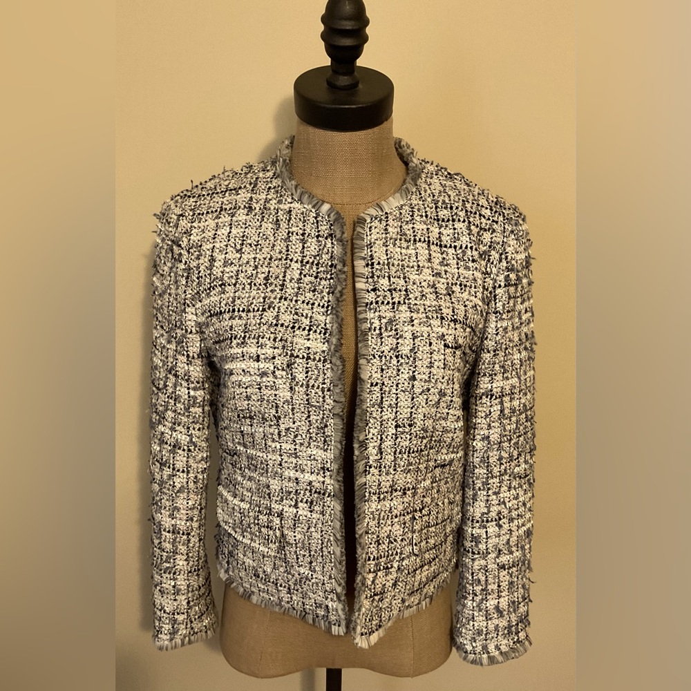 NWOT Ann Taylor cropped multi color tweed jacket. Never worn size 6